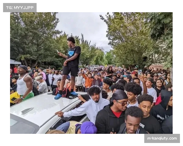 骑士轮休半套阵容引发球迷对比赛质量质疑 骑士轮休半套阵容引发球迷对比赛质量质疑